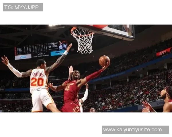 米切尔半场三分火力全开5投5中轻松拿下15分助球队争胜